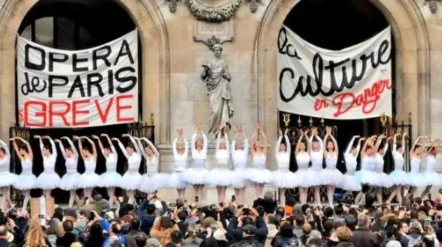 Protestolara Paris Operası balerinlerinden destek