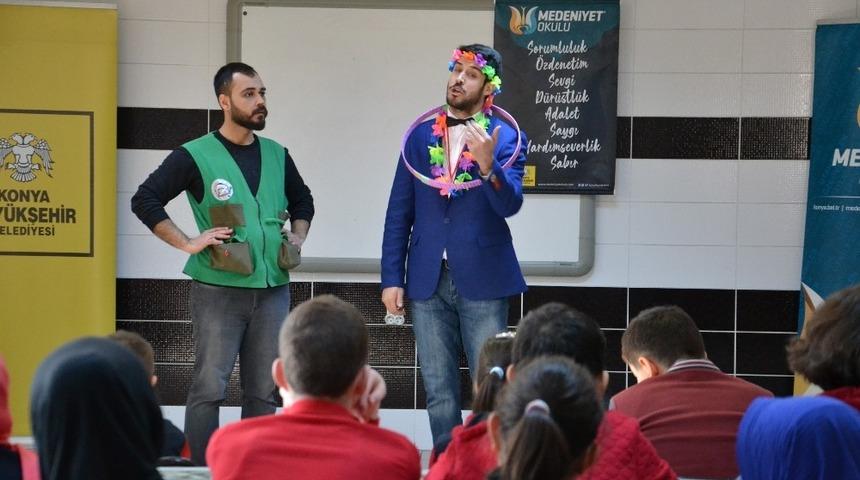 Medeniyet Okulu Tiyatrosu g&ouml;rme engelli &ouml;ğrencilerle buluştu