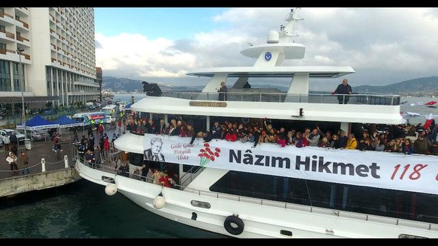 Nazım Hikmet Tarabya'da karanfillerle anıldı