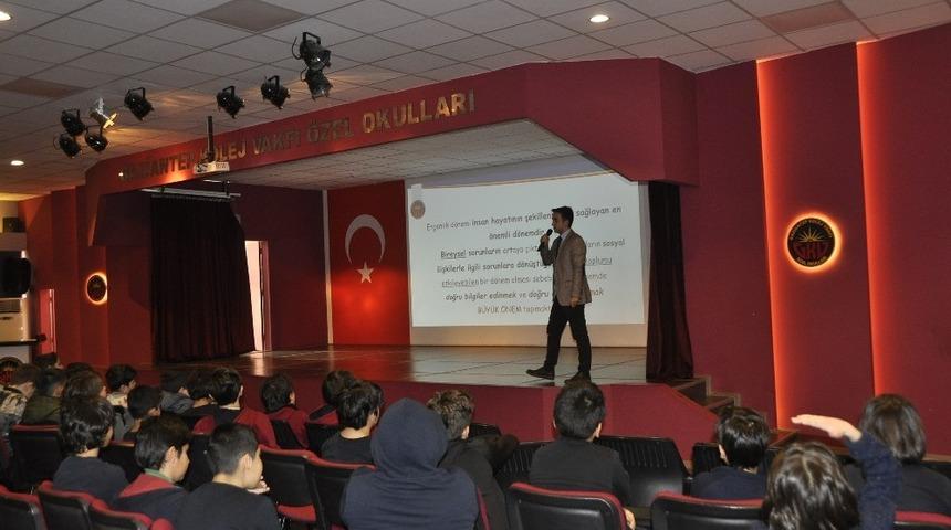 GKV&rsquo;de ergenlik konusu anlatıldı