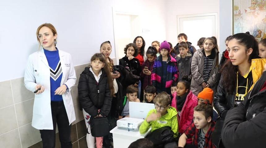 Hayvan Bakım Merkezi&rsquo;nin misafirleri &ouml;ğrenciler oldu