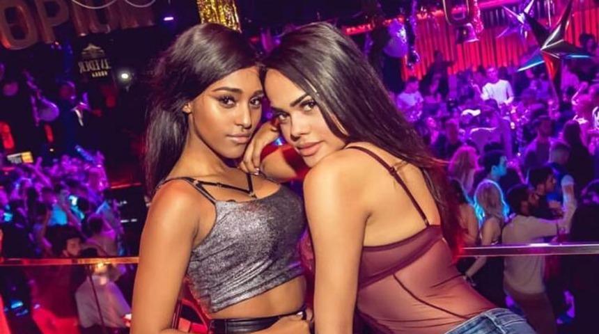 Manchester City futbolcuları 22 mankenle parti verdi