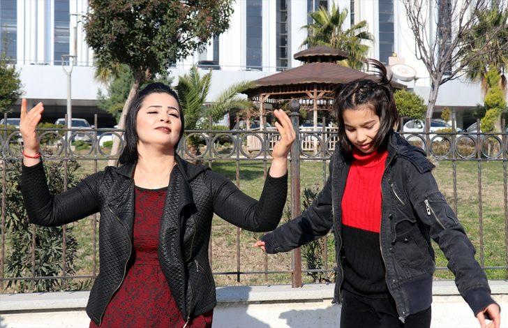 Adliye önünde davullu zurnalı boşanma kutlaması G4