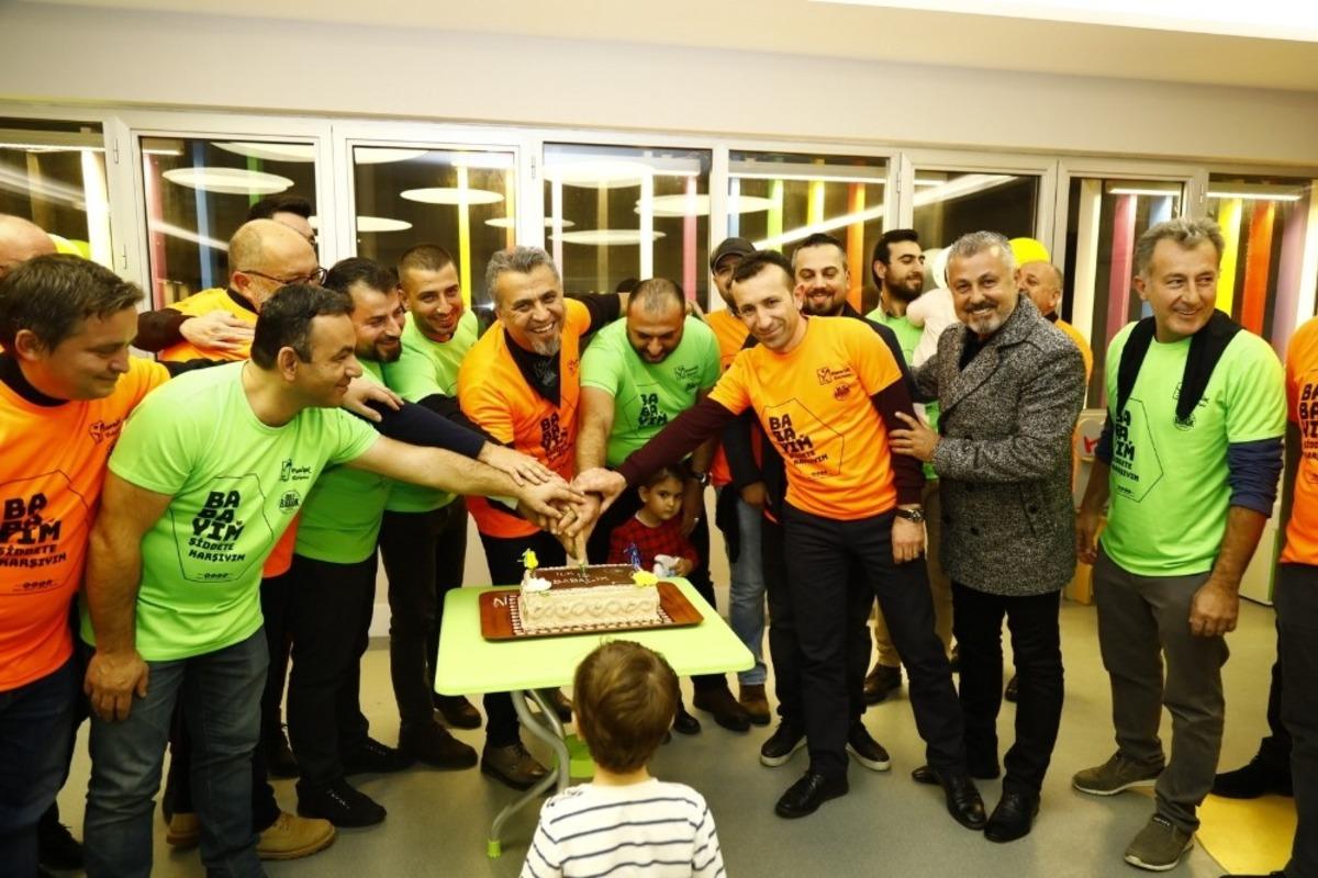 Babalar, &ldquo;Babayım Şiddete Karşıyım&rdquo; tiş&ouml;rtleri giydi