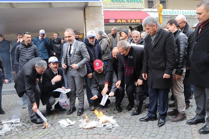 Memurlar bordro yakıp ısındı G2