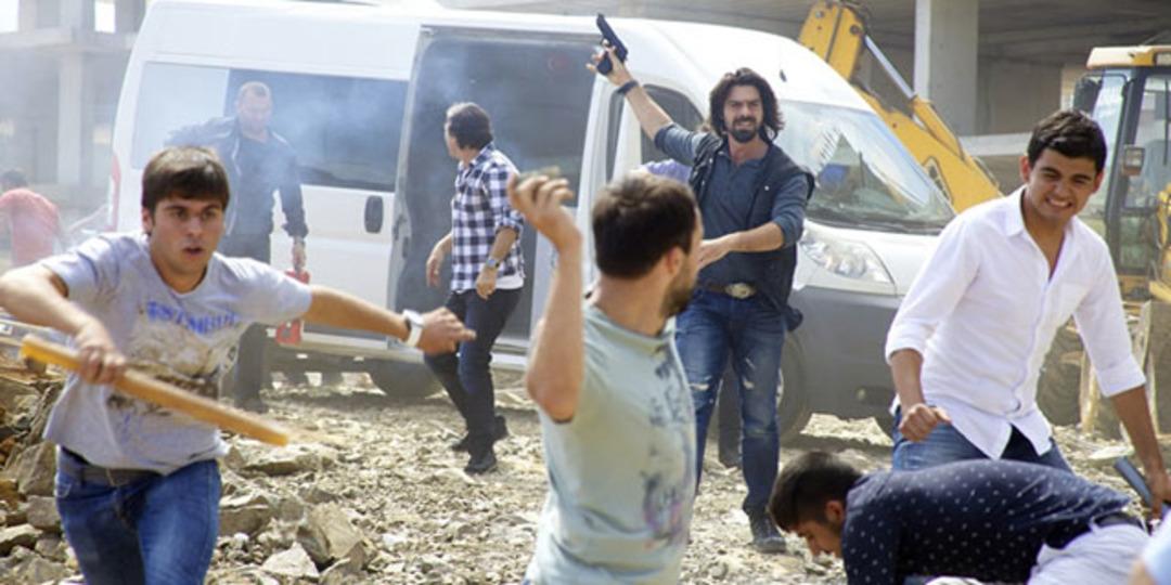 Arka Sokaklar 298. B&ouml;l&uuml;m Galerisi