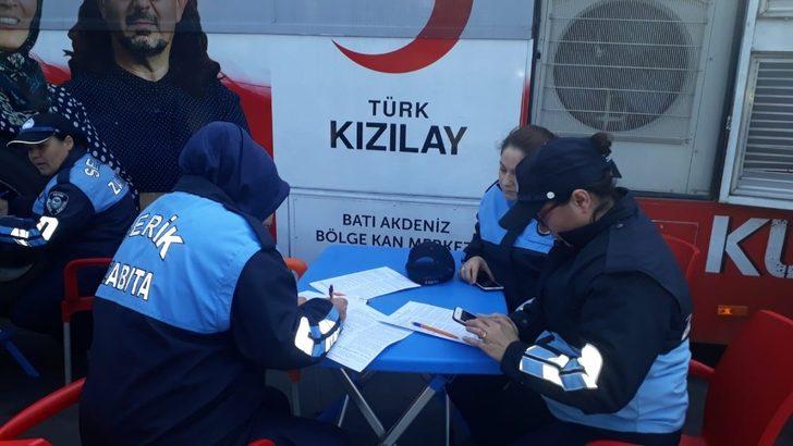 Zabıta memurlarından kan bağışına destek G3