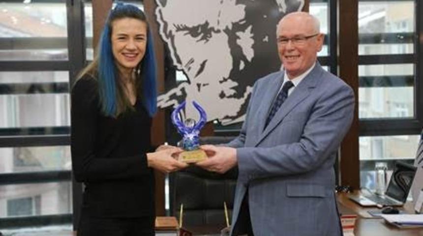 Meryem Boz Başkan Kurt&rsquo;u ziyaret etti