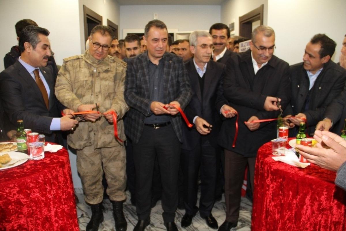 Bismil Kaymakamı Y&uuml;ksel Muhtarlar Derneği&rsquo;nin a&ccedil;ılışını yaptı