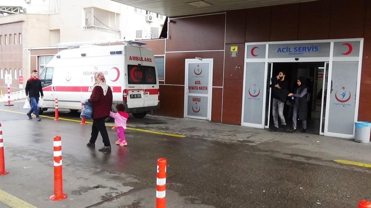 Alacaklılarla g&ouml;r&uuml;şmek i&ccedil;in araca bindi, ayağından vurulup caddeye atıldı