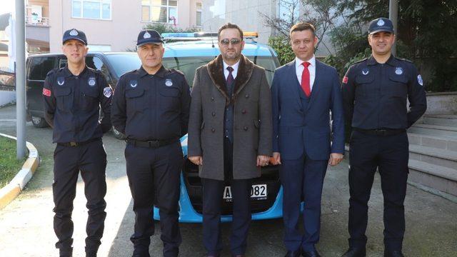 Başkan Yanmaz Zabıta personeline kıyafet dağıttı