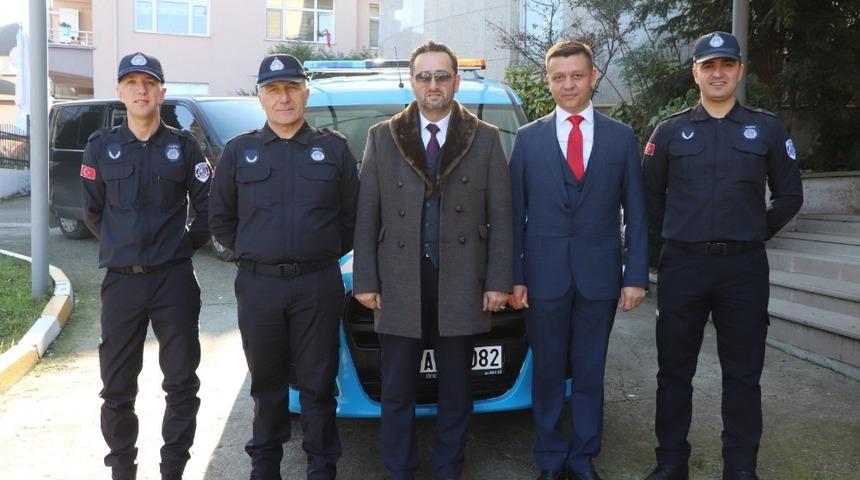 Başkan Yanmaz Zabıta personeline kıyafet dağıttı