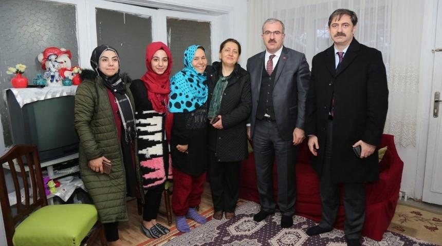 M&uuml;lteci ailelere ziyaret