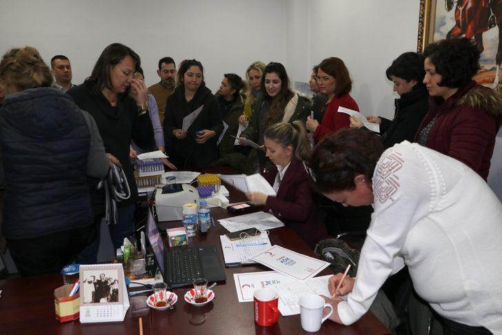 Oğlunu lösemiden kaybeden anne, Eskişehirli Buğra’ya destek çıktı