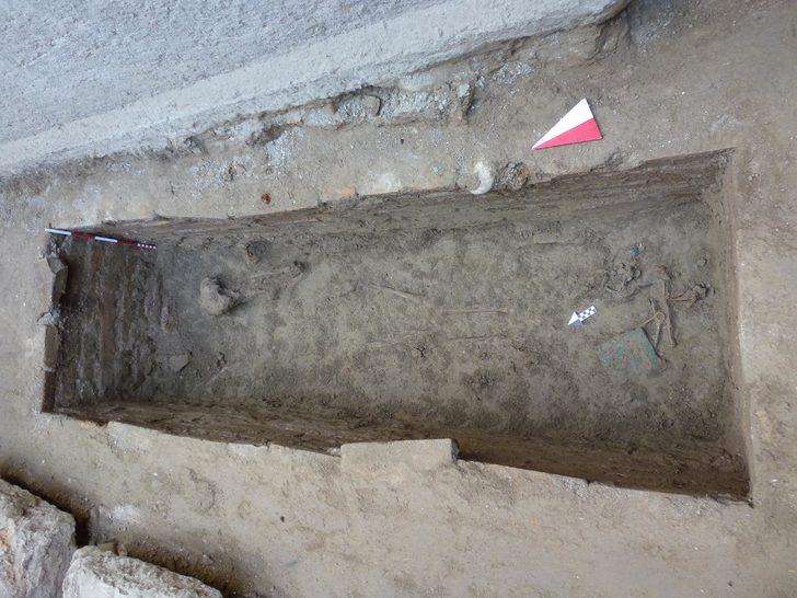 Denizli'de 2 bin yıllık tarihi mezar ortaya çıkarıldı G2