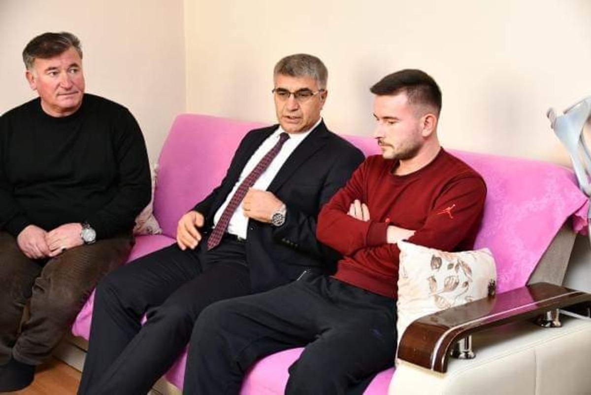Vali G&uuml;rel&rsquo;den Uzman &Ccedil;avuş Islak ve Ter&ouml;r Gazisi Civelek&rsquo;e ziyaret