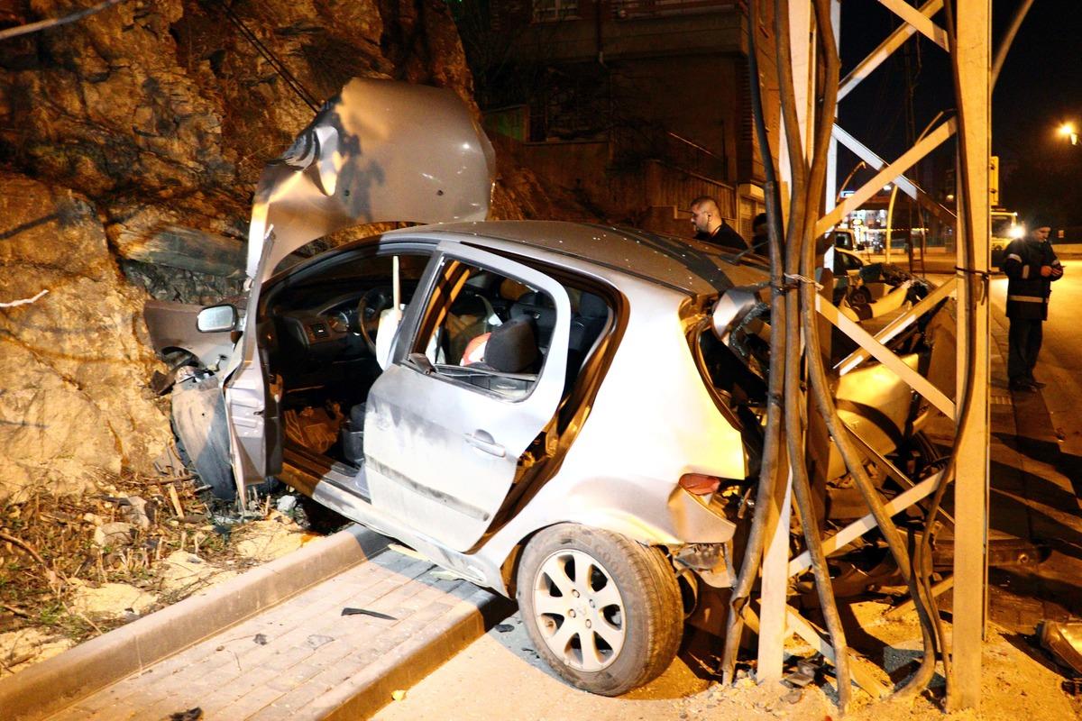 Ankara'da 2 kazada 5 kişi yaralandı