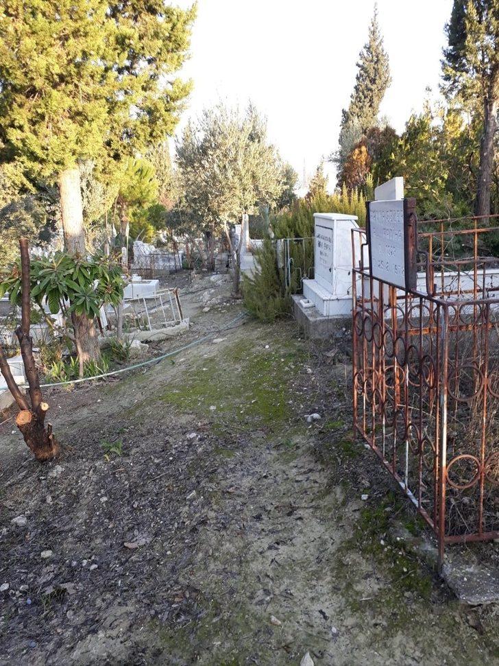 Mut’ta mezarlıklarda temizlik ve onarım çalışmaları G4