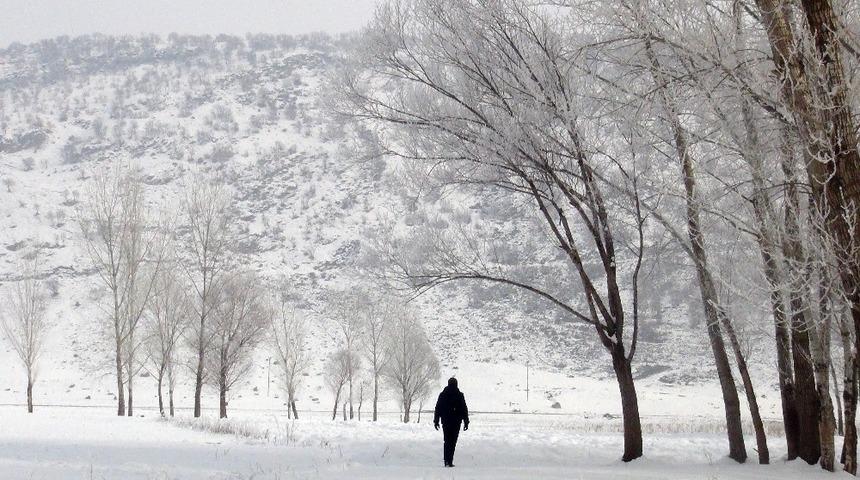 Bayburt’ta soğuk hava etkisini artırdı