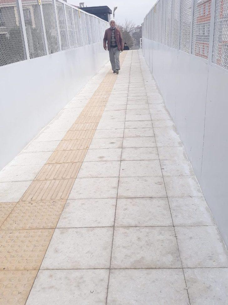 Tren garı üst geçit köprüsü yenilendi G3