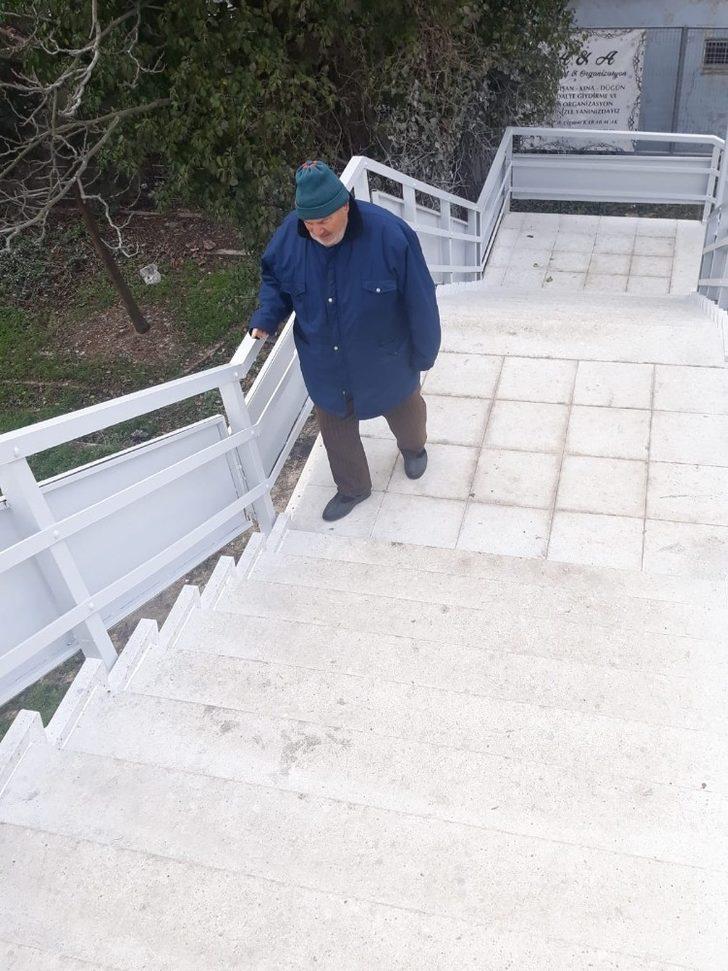 Tren garı üst geçit köprüsü yenilendi G4