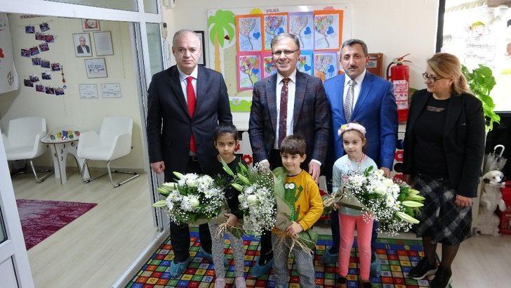 Polisten öğrencilere oyuncak G3