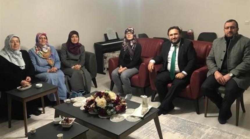 Müftü Başoğlu Umre ’den dönen Nişancı ailesini ziyaret etti