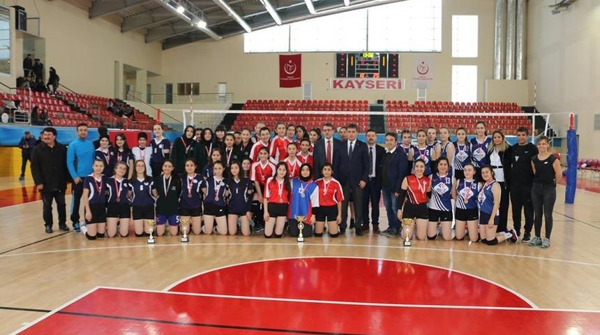 Okullar Arası Gen&ccedil; A Kız Voleybol İl Birinciliği M&uuml;sabakaları Tamamlandı