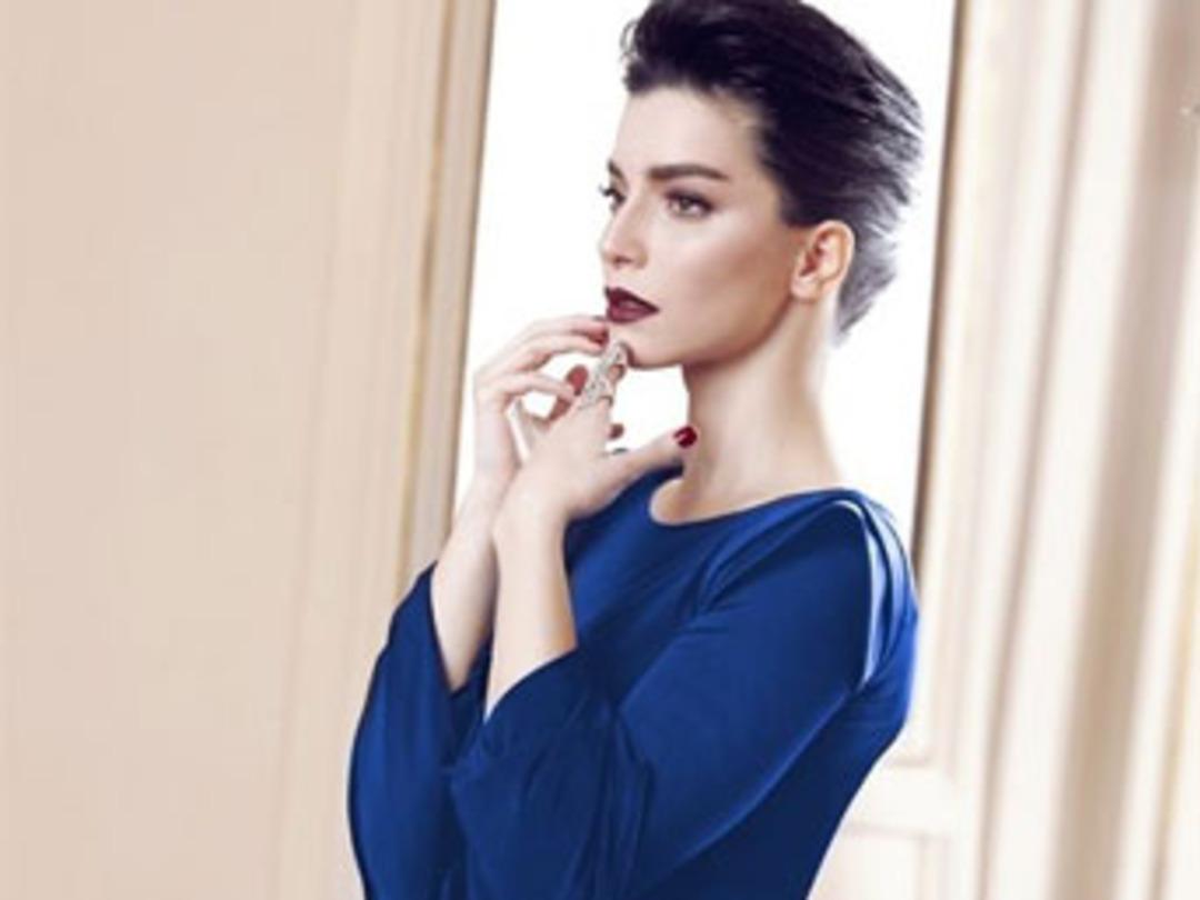 Merve Boluğur &ccedil;ıldırdı