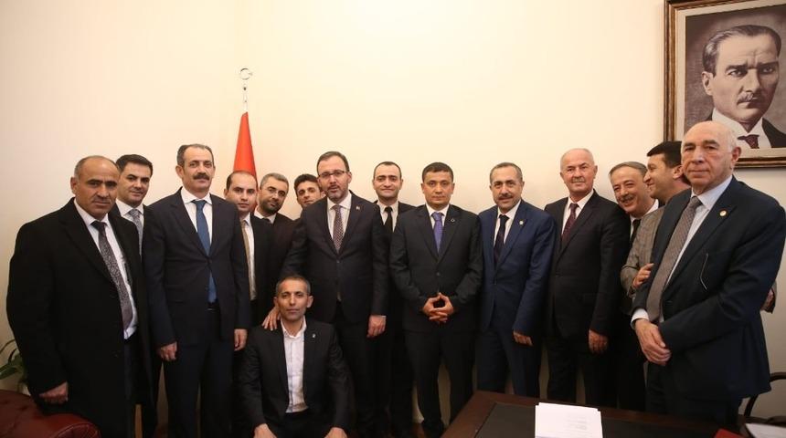 AK Parti Van milletvekilleri Kartal ile Arvas, TBMM&rsquo;de Van&rsquo;ın il&ccedil;e belediye başkanları ile bir araya geldi