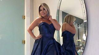 Linet'ten derin bacak dekolteli pozlar! Kasığına kadar açtı