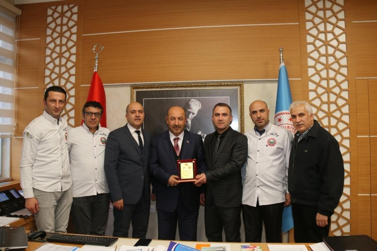 Aş&ccedil;ılardan M&uuml;d&uuml;r Başyiğit&rsquo;e ziyaret