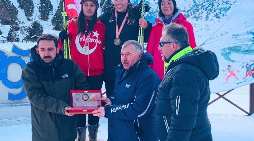 Van B&uuml;y&uuml;kşehir Belediyesi milli takıma sporcu g&ouml;nderdi