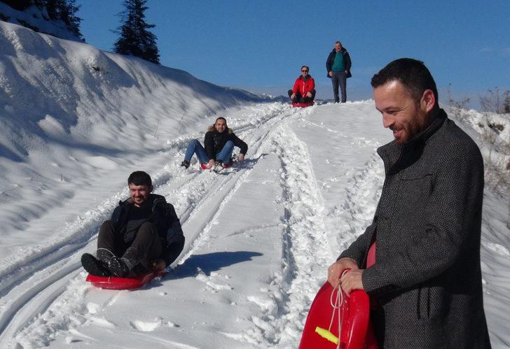 Kızak için yeterli kar olmayınca kar duasına çıktılar G2
