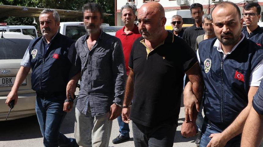 Eski karısını sokak ortasında öldüren sanık para almak için oraya gitmiş!