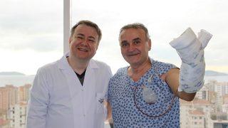 'Kesilir' denilen parmağı Türk doktorlar kurtardı!