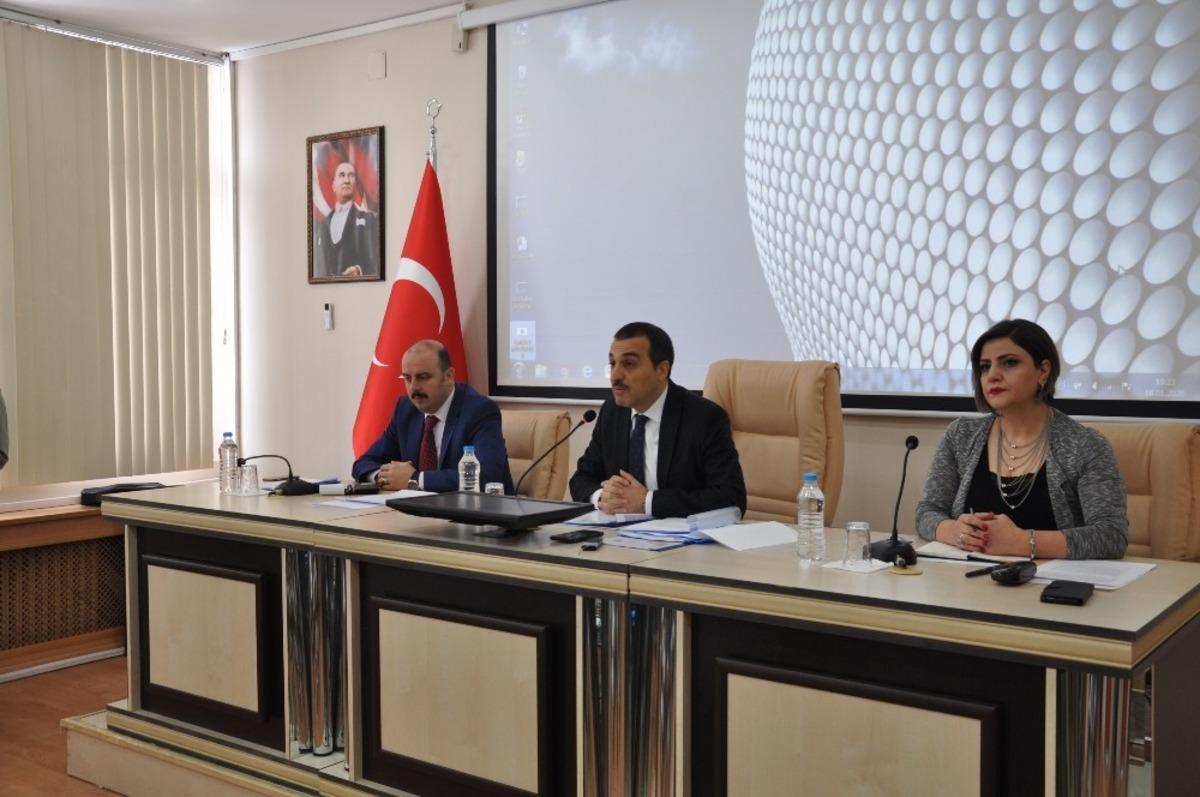 Kars&rsquo;ta uyuşturucuyla m&uuml;cadele toplantısı yapıldı