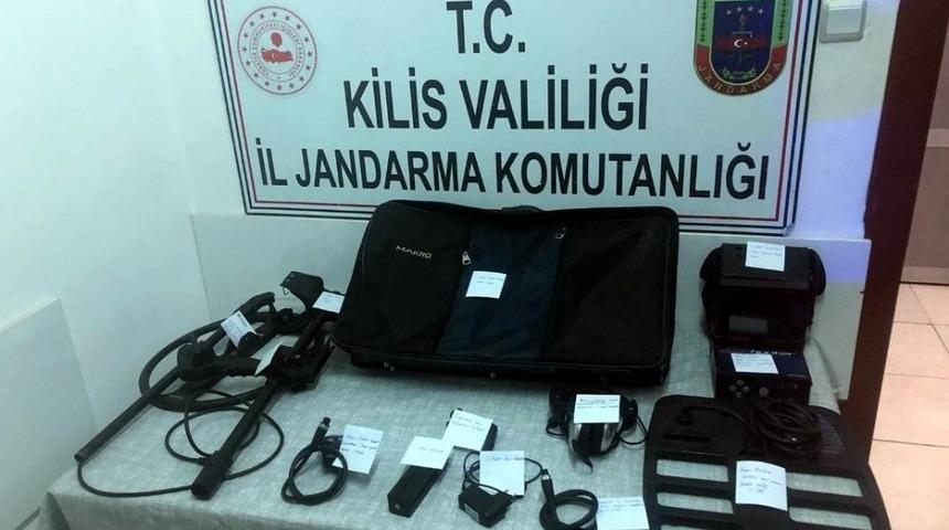 Jandarmadan define avcılarına su&ccedil;&uuml;st&uuml;