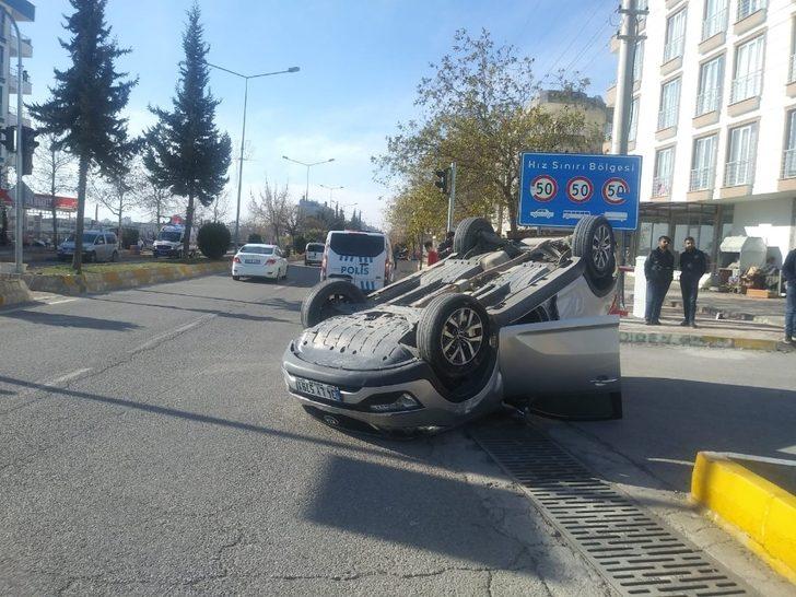 Otomobil takla attı: 2 yaralı G2