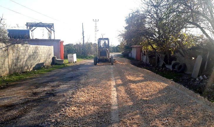 Akdeniz’de yağmur sonrası bozulan yol, köprü ve sokaklar yenileniyor G4