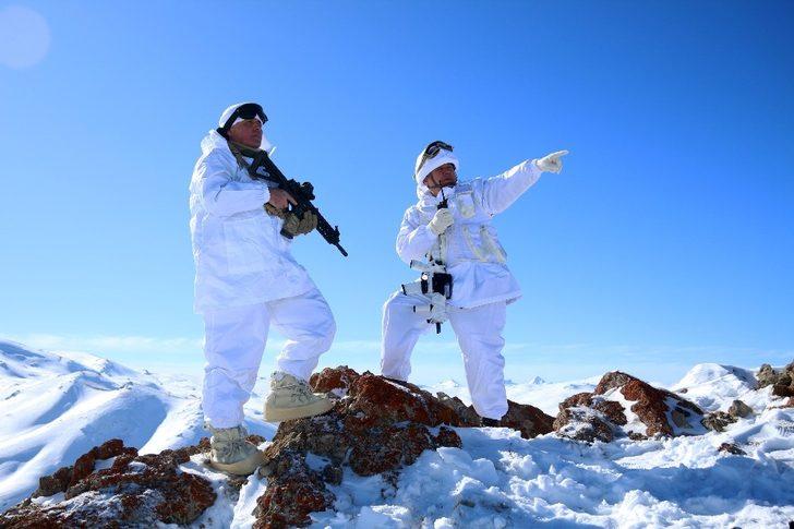 Jandarma komandolar terörist avına çıktı G2