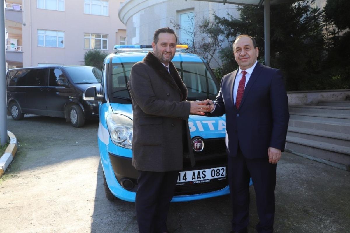 Ak&ccedil;akoca Belediyesine Zabıta aracı hibe edildi