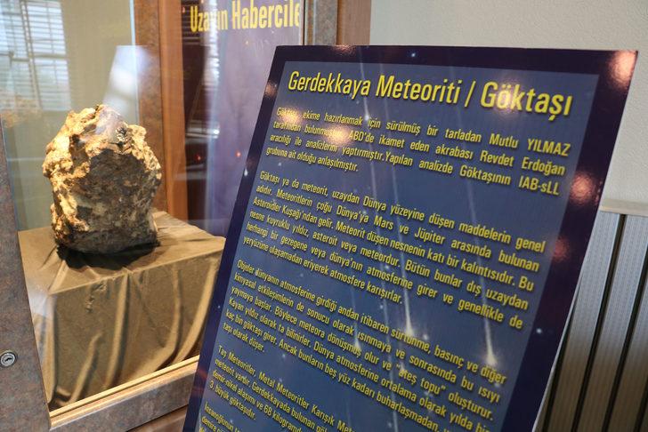 Tarlada bulunup, banka kasasında saklanan gök taşı, müzede sergileniyor G5