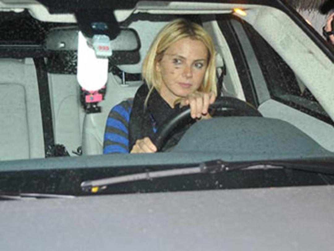 Ece Erken &uuml;flemek istemedi