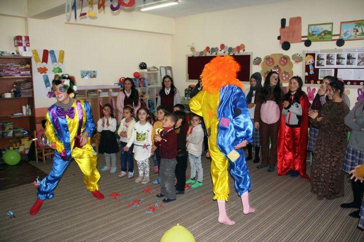 Ağrılı lise öğrencileri minik kalplerin hayallerini gerçekleştirdi G4