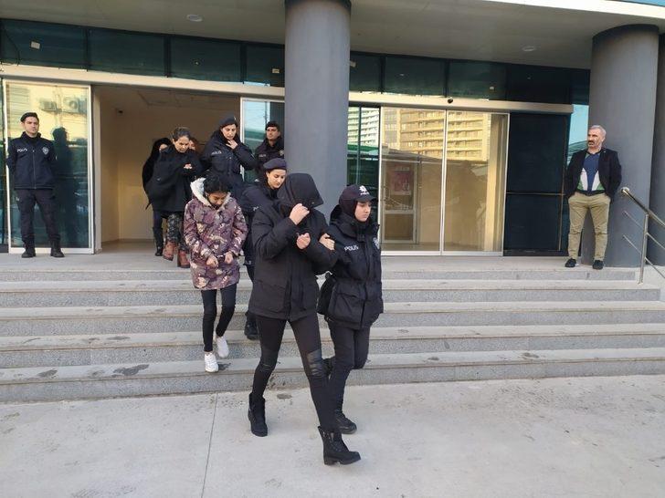 Bursa'da 700 polisle şafak operasyonu! Kapılar koç başlarıyla kırıldı G1