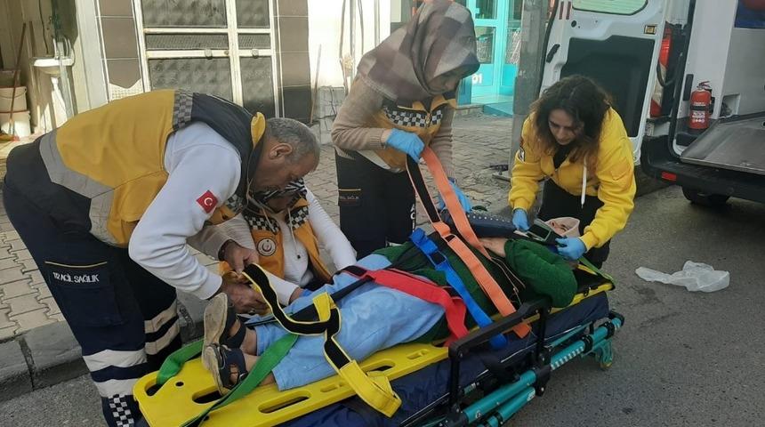 Tezgahtan d&uuml;şen kadın yaralandı