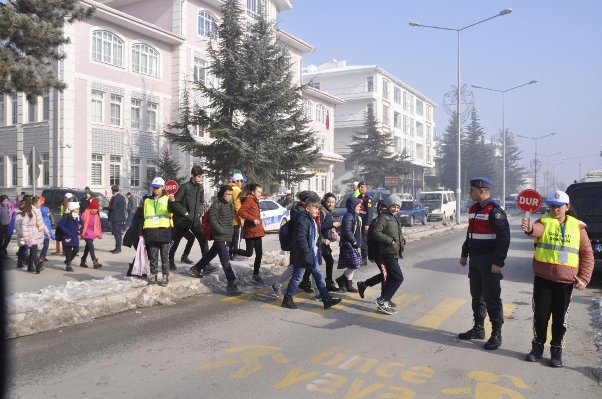 Şuhut&rsquo;ta &rsquo;&Ouml;ncelik Hayatın, &Ouml;ncelik Yayanın&rsquo; uygulaması