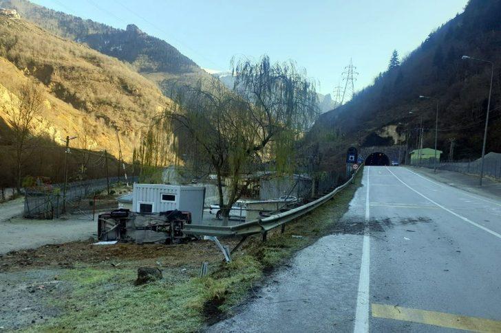 Gümüşhane’de gizli buzlanma kazaya neden oldu: 2 yaralı G2