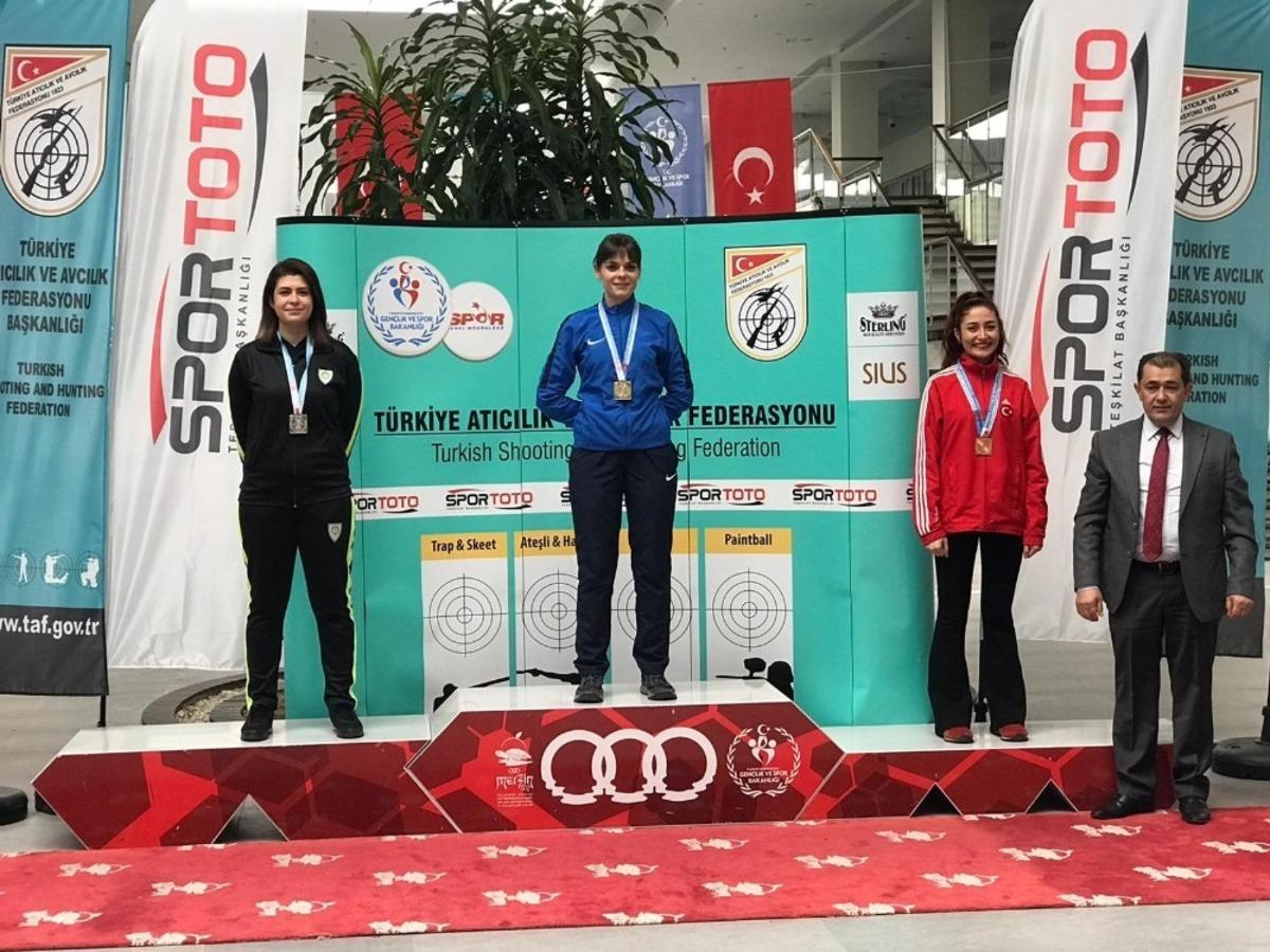 Manisalı atıcılık sporcusundan 2.&rsquo;lik